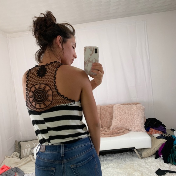 Striped flowy top size large - Picture 2 of 4